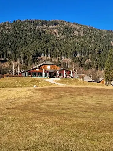 Adriano Golfrestaurant — rovnaká identita, nové prostredie, iná krajina